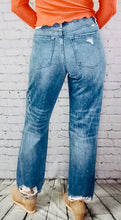 Load image into Gallery viewer, KanCan High Rise 90&#39;s Boyfriend
